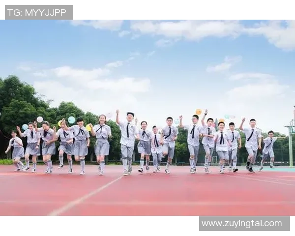 李佳锐的足球梦想之路：从青涩少年到职业球员的成长历程